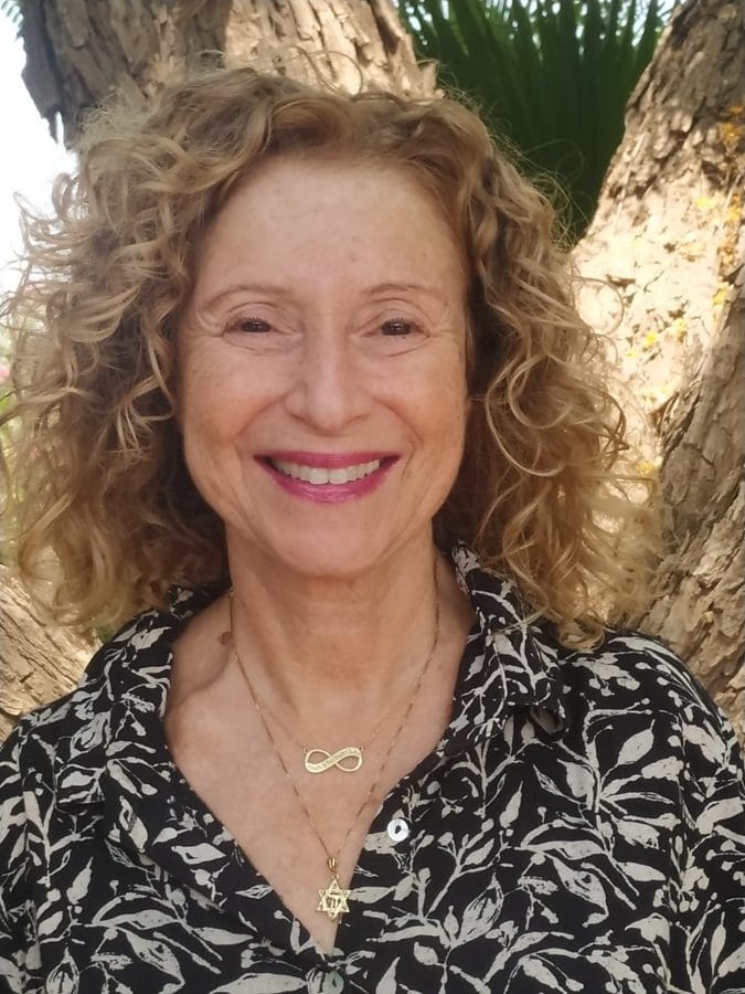 בתיה חסד שלאו